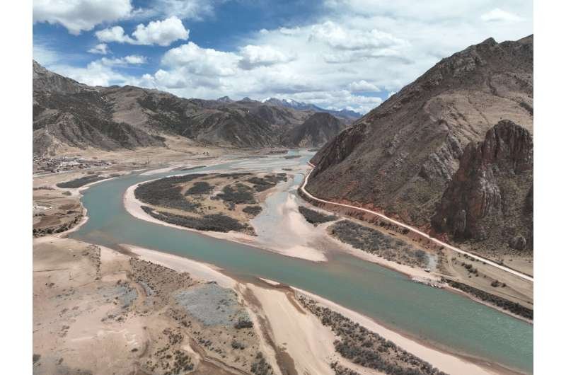 El deshielo del permafrost revela un sumidero de carbono en ríos del Tíbet
