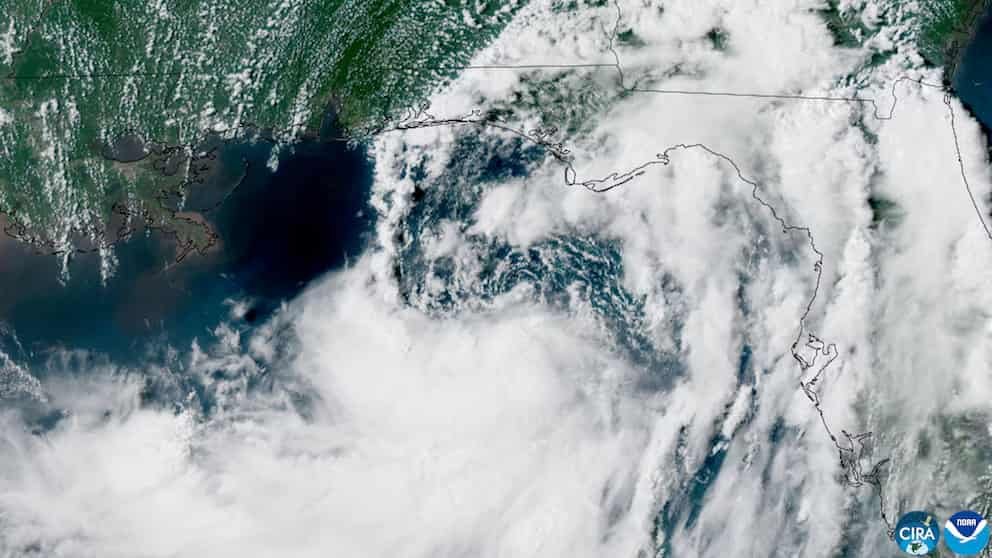 Tormenta Bertha amenaza la costa del Golfo con marejada y fuertes vientos