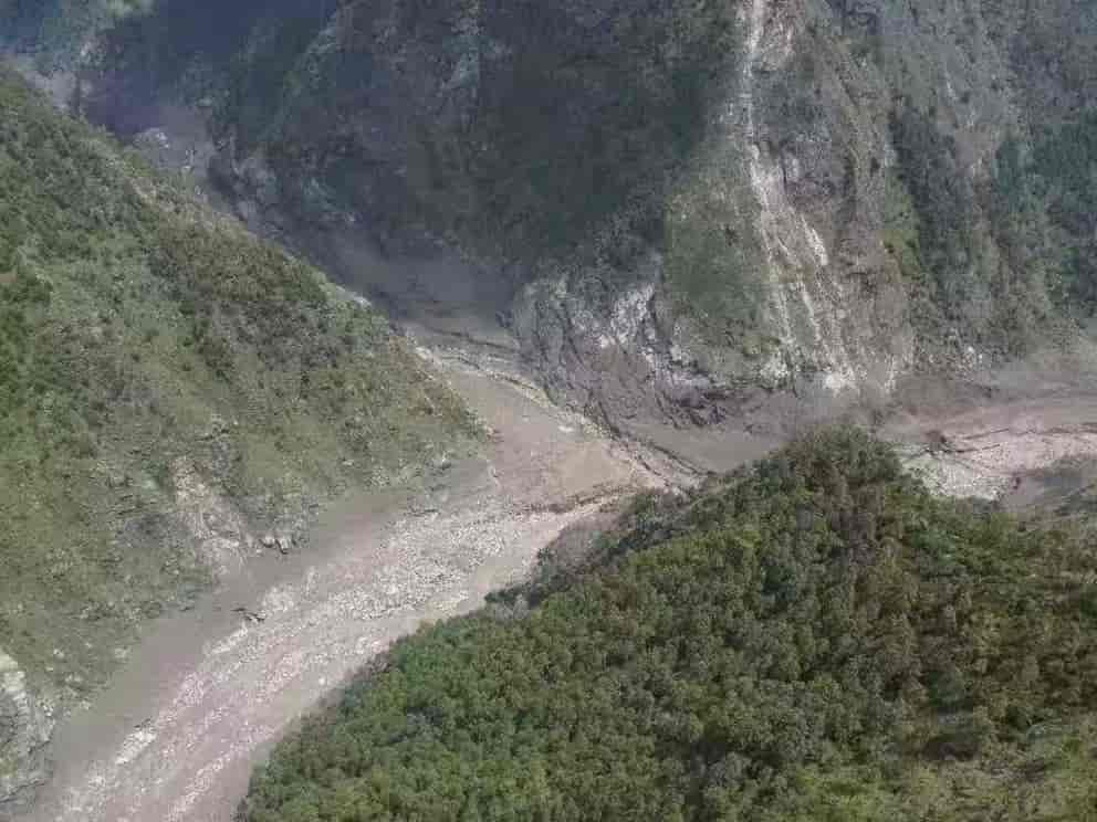 Colapso glaciar devasta Nepal y el Tíbet con una inundación súbita