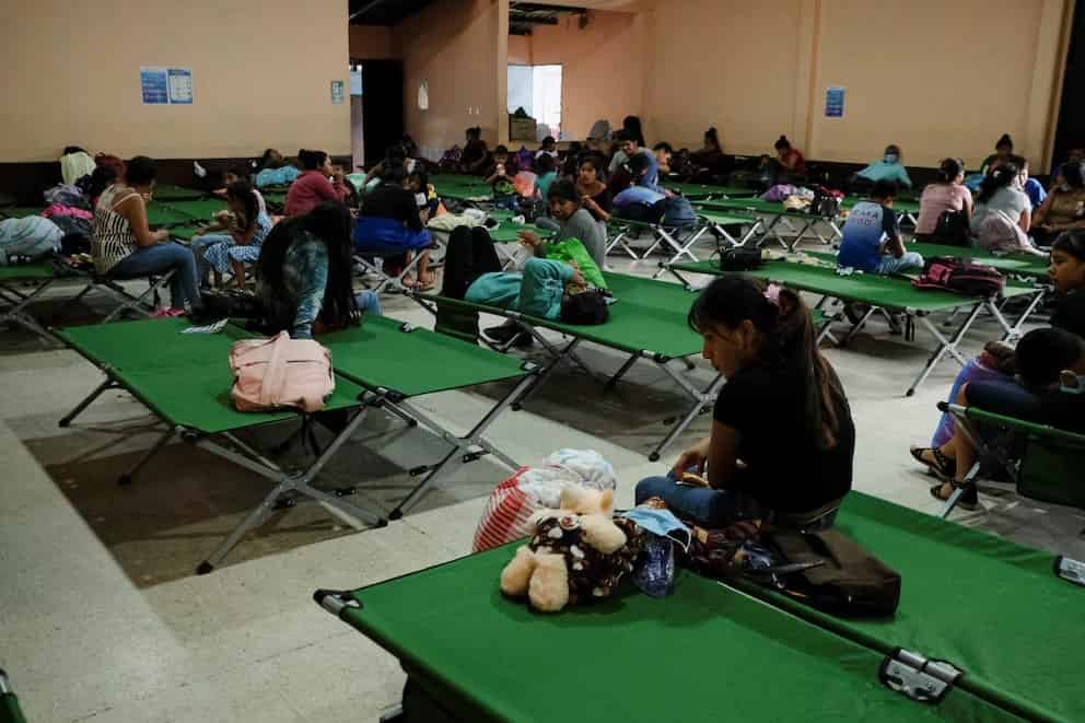 Volcán de Fuego obliga a evacuar a casi 1.700 personas en Guatemala