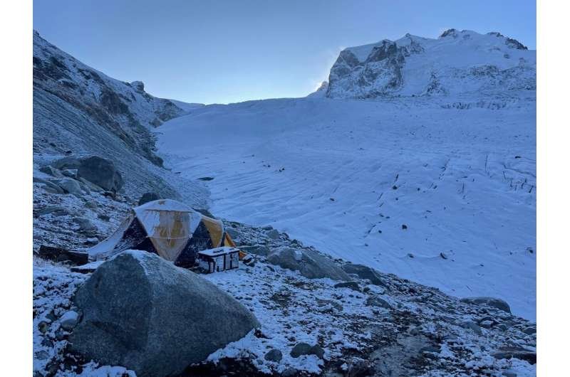 Fibra óptica detecta grietas ocultas en un glaciar de Suiza