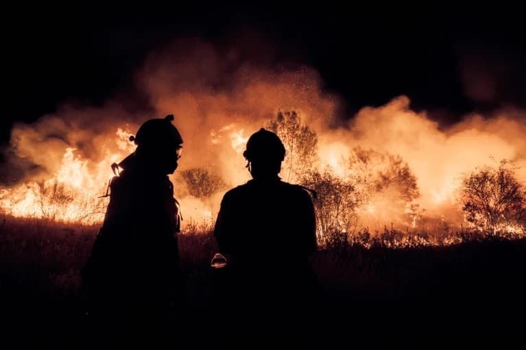 España y Francia afrontan incendios más parecidos a los de California