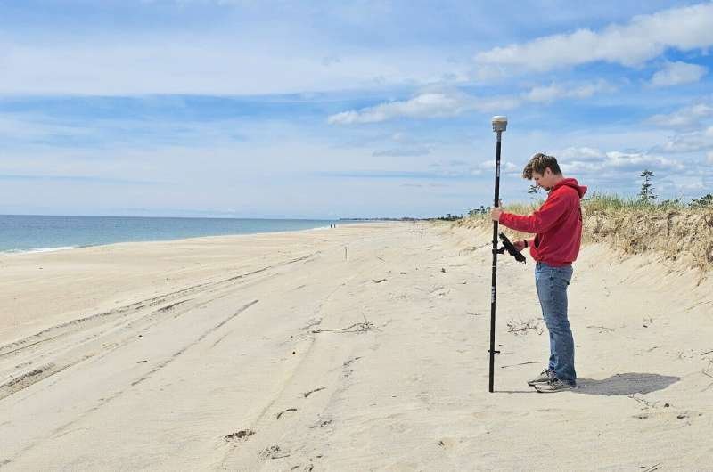 Seis décadas de mediciones revelan la erosión de las playas de Rhode Island