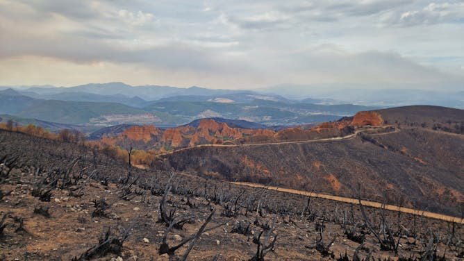 Las secuelas de los incendios: erosión, inundaciones, contaminación del agua y degradación de ecosistemas