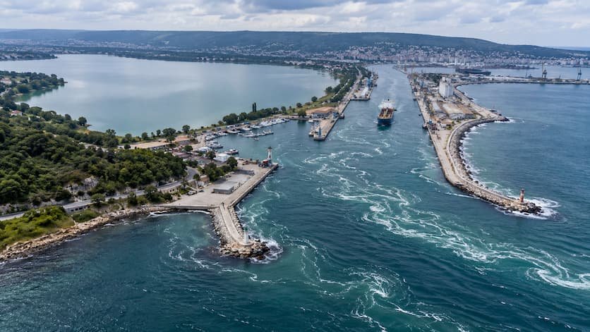 Detectan corrientes peligrosas entre un lago y el mar Negro en Bulgaria