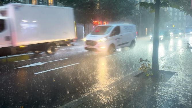 Las lluvias intensas pueden llevar aguas contaminadas de las ciudades hasta las playas