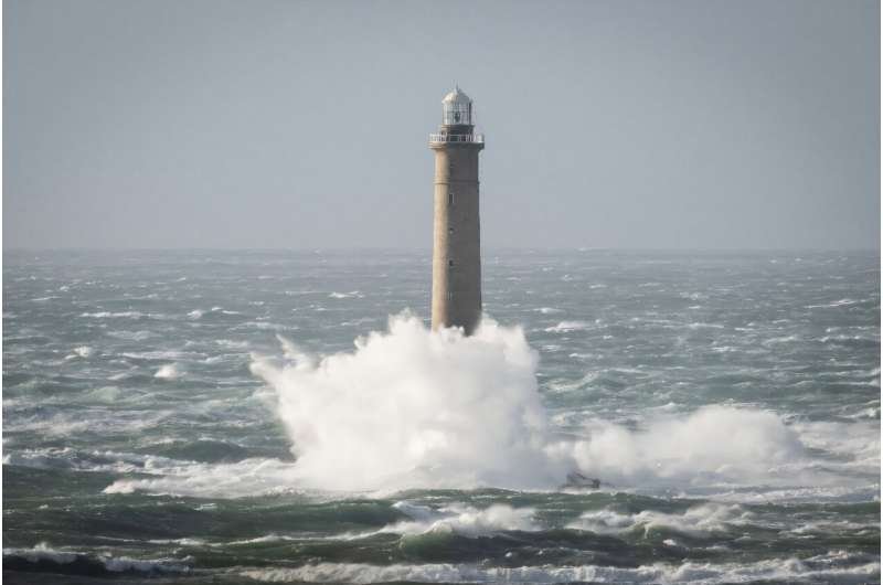 Dos tormentas dejan sin electricidad a miles de hogares en Europa